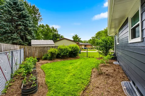 1978 North Fork Circle Elgin IL 60123