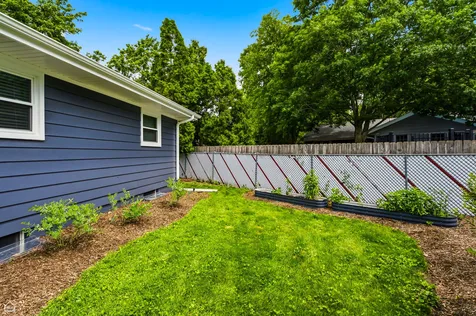 1978 North Fork Circle Elgin IL 60123