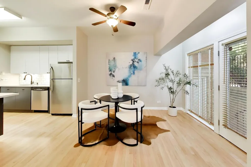2545 North Racine Avenue Chicago IL 60614