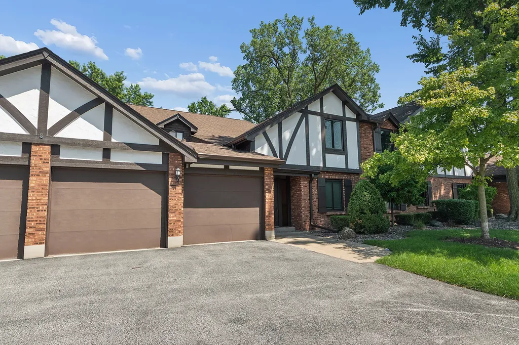 11141 Cottonwood Drive Palos Hills IL 60465