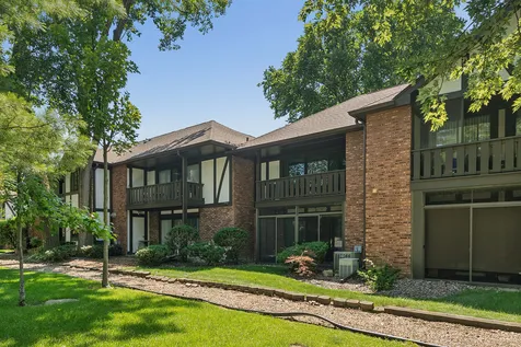 11141 Cottonwood Drive Palos Hills IL 60465