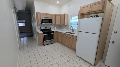 2834 West Fletcher Street Chicago IL 60618