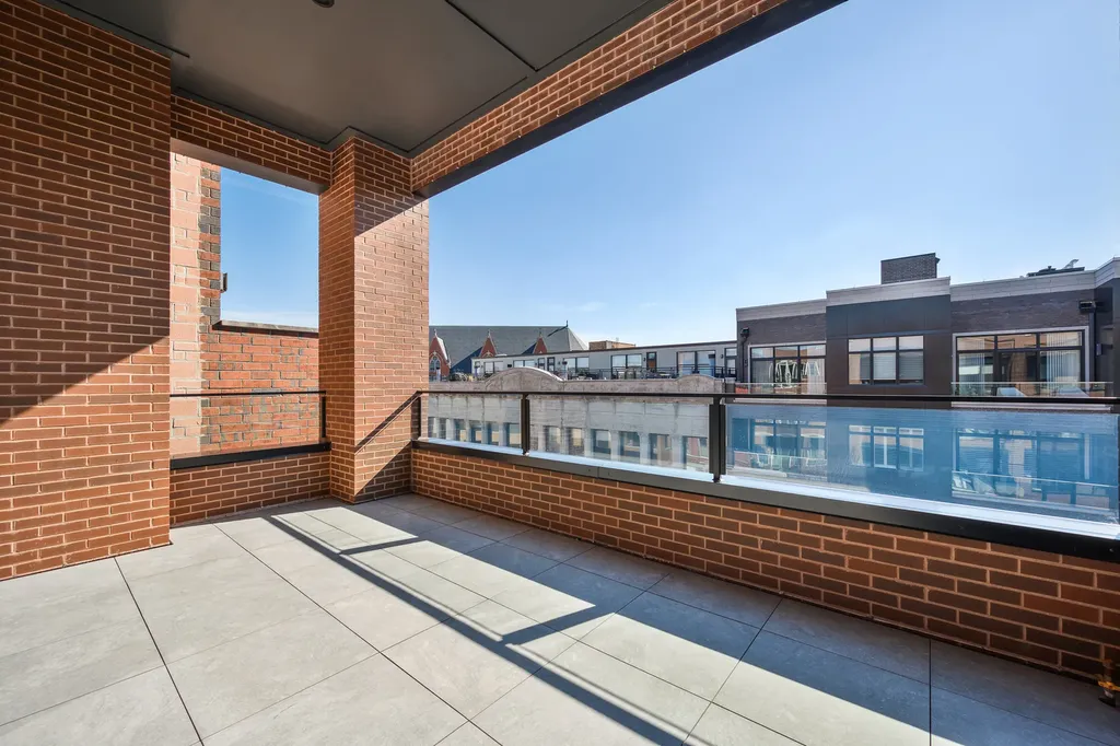 3037 North Lincoln Avenue Chicago IL 60657