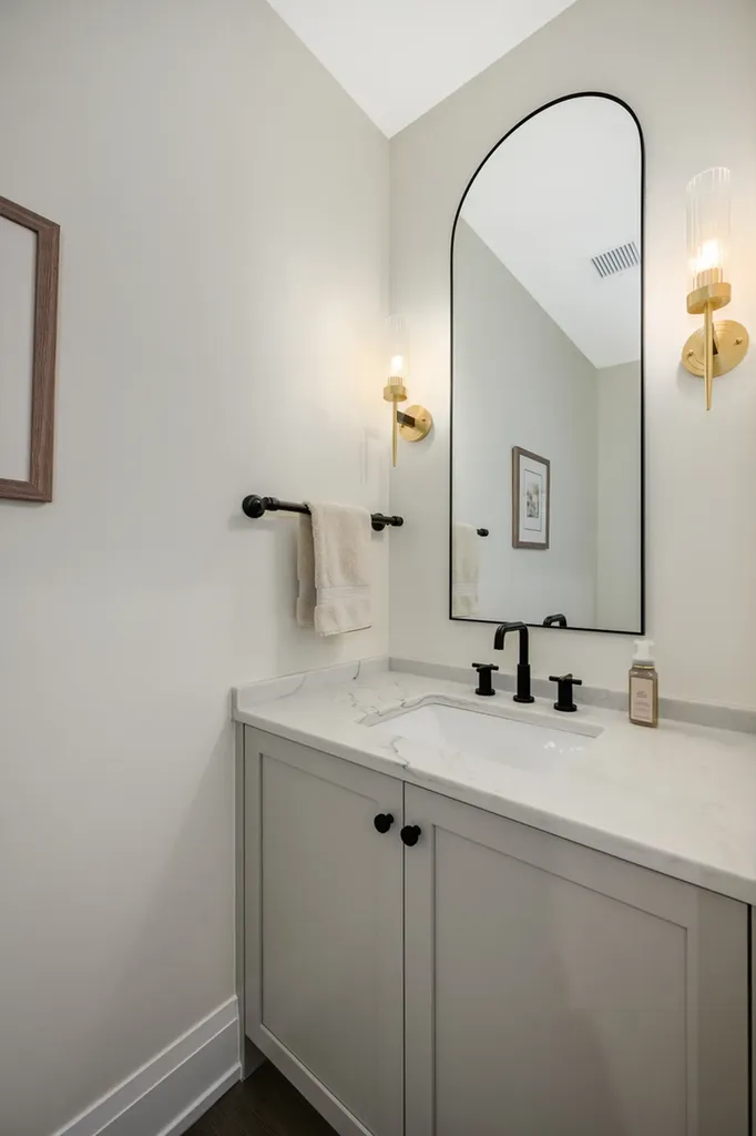 3037 North Lincoln Avenue Chicago IL 60657