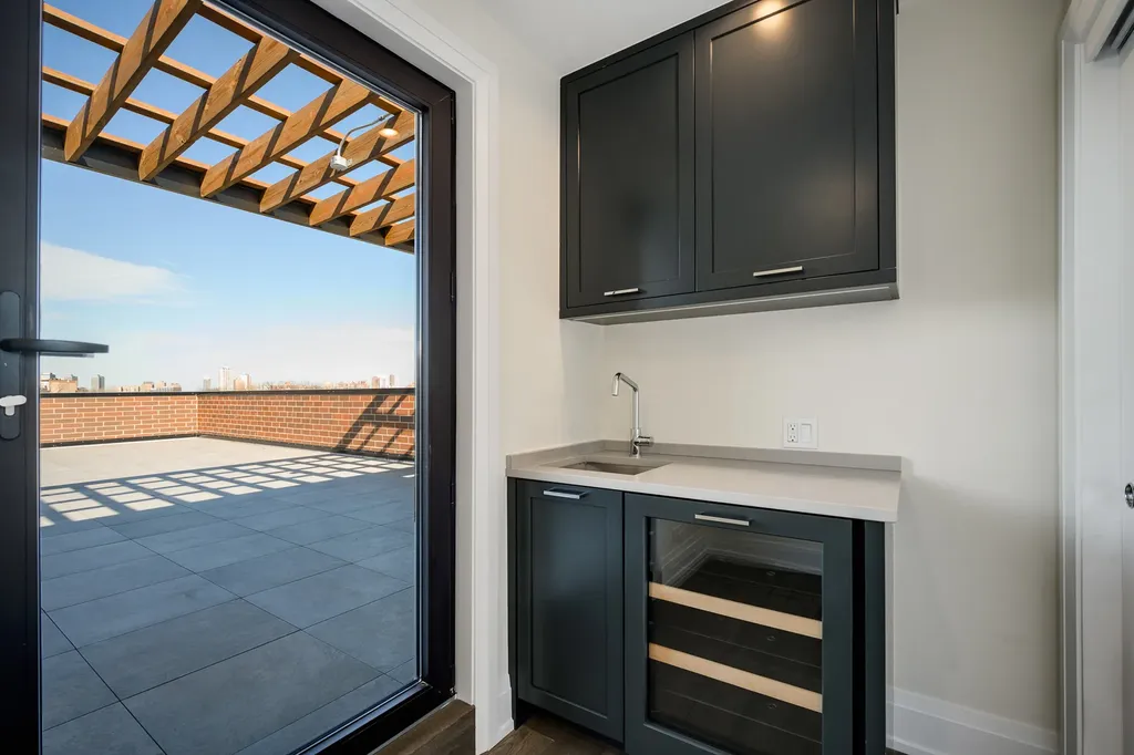 3037 North Lincoln Avenue Chicago IL 60657