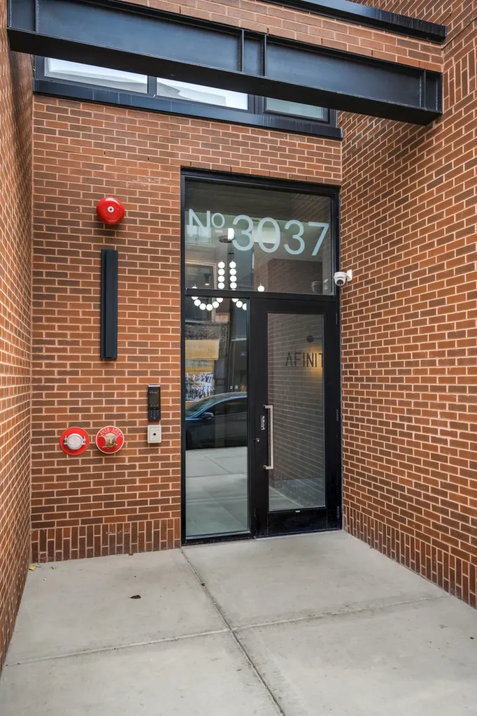 3037 North Lincoln Avenue Chicago IL 60657