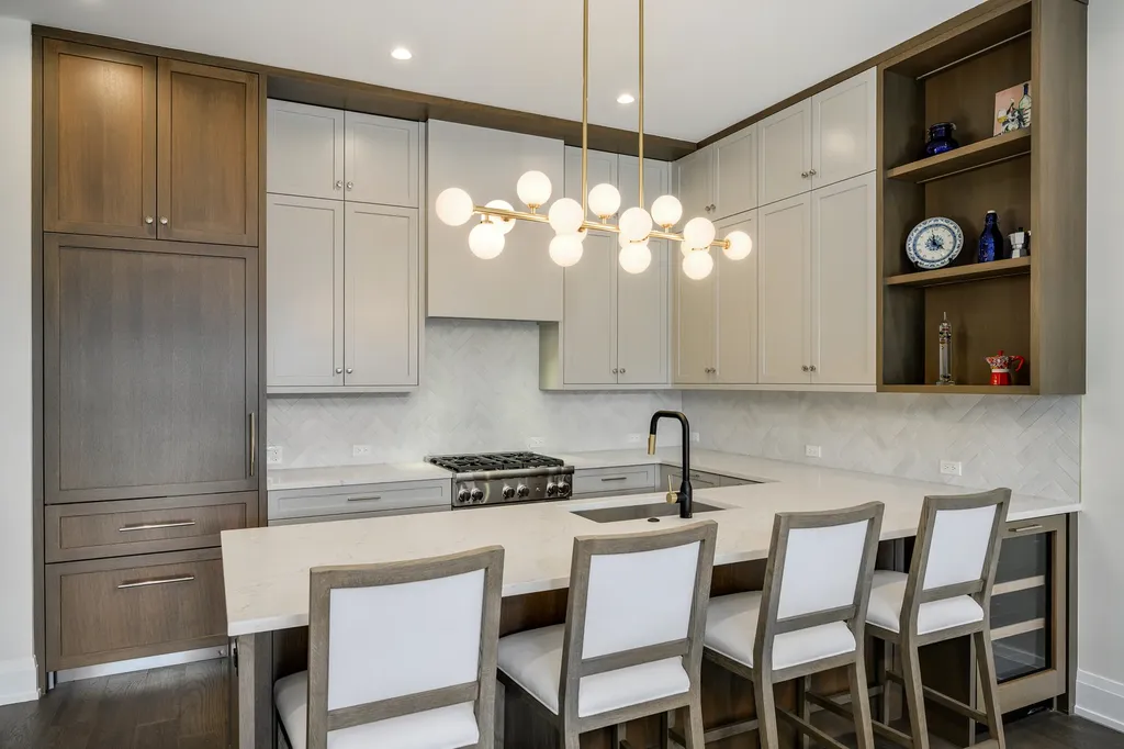 3037 North Lincoln Avenue Chicago IL 60657