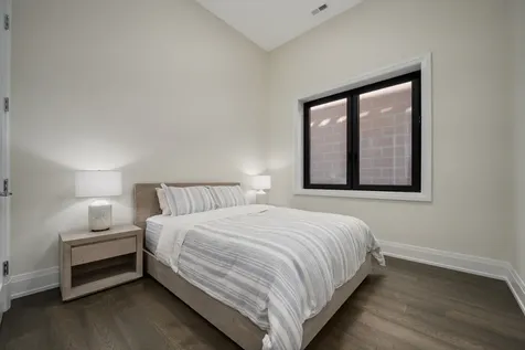 3037 North Lincoln Avenue Chicago IL 60657
