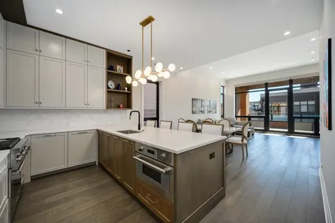 3037 North Lincoln Avenue Chicago IL 60657