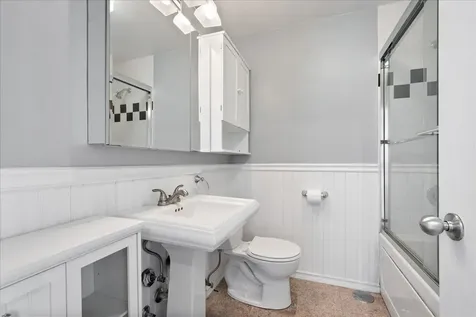 5701 North Sheridan Road Chicago IL 60660