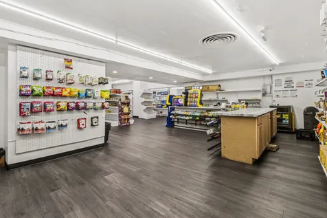 5701 North Sheridan Road Chicago IL 60660
