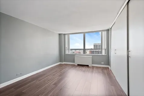 5701 North Sheridan Road Chicago IL 60660