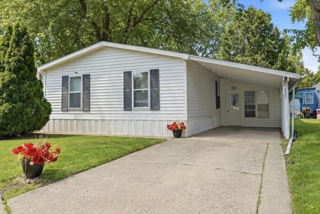 38703 North Sheridan Road Beach Park IL 60099