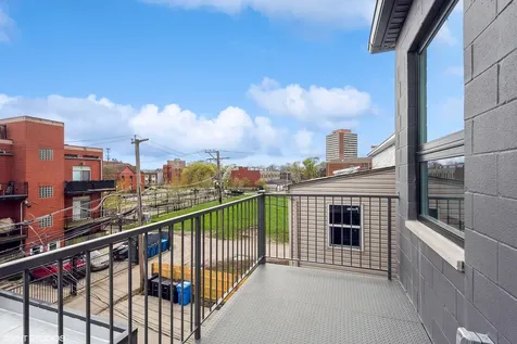 519 East Bowen Avenue Chicago IL 60653