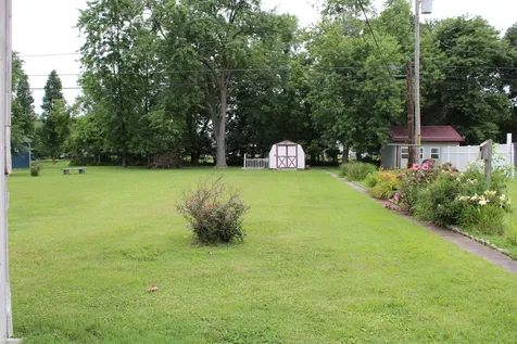 615 North Indiana Avenue Salem IL 62881