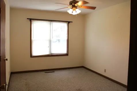 615 North Indiana Avenue Salem IL 62881