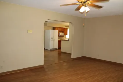 615 North Indiana Avenue Salem IL 62881