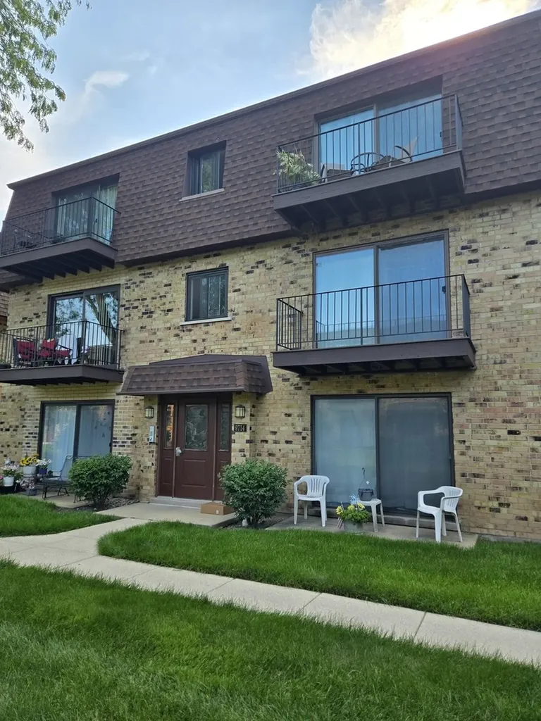 9714 Bianco Terrace Des Plaines IL 60016