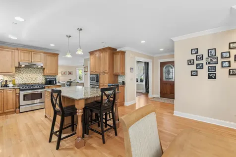 118 Waverly Road Barrington IL 60010
