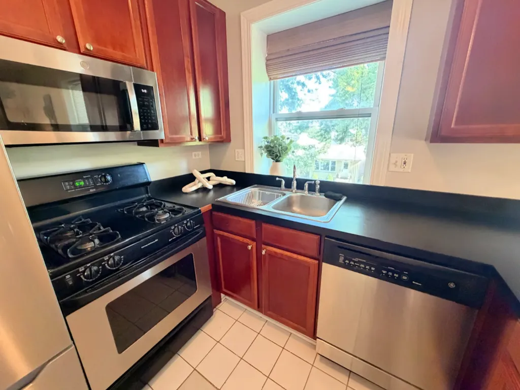4201 North Sawyer Avenue Chicago IL 60618