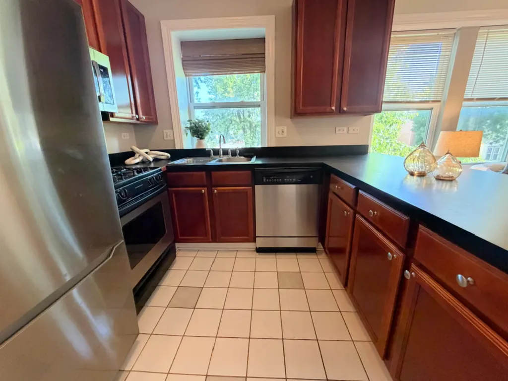 4201 North Sawyer Avenue Chicago IL 60618