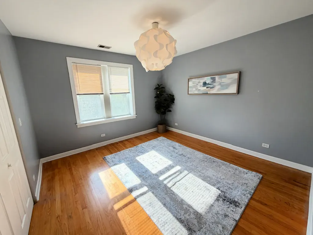 4201 North Sawyer Avenue Chicago IL 60618