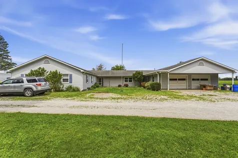 122 County Road 2150 North Mahomet IL 61853