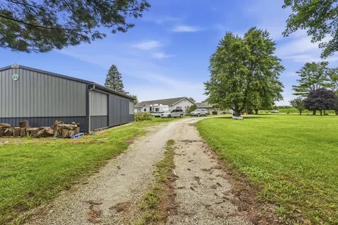 122 County Road 2150 North Mahomet IL 61853