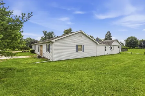 122 County Road 2150 North Mahomet IL 61853