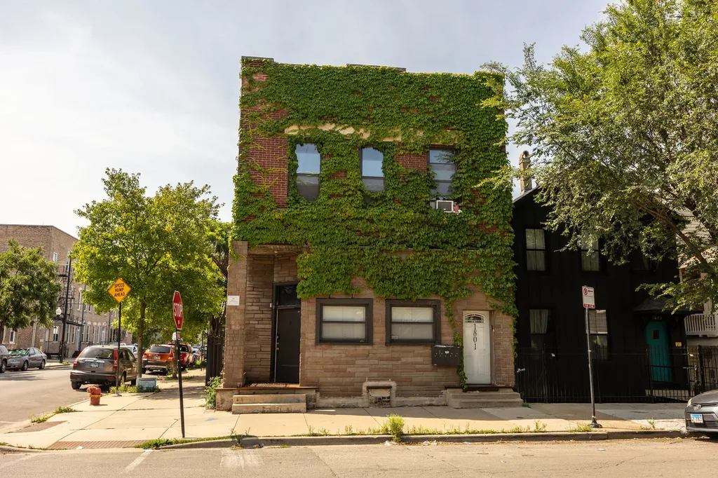 1801 West 21st Street Chicago IL 60608