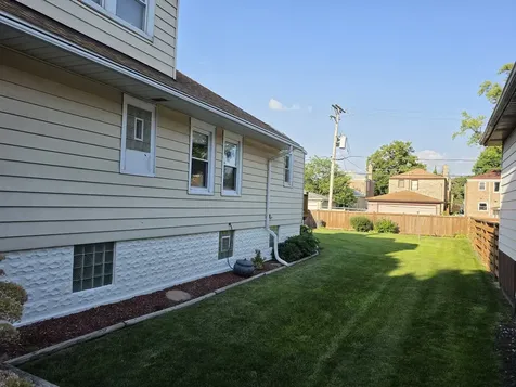 4113 Elm Avenue Brookfield IL 60513