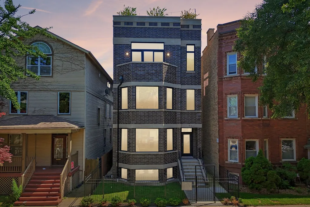 1845 West Waveland Avenue Chicago IL 60613