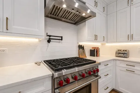 1845 West Waveland Avenue Chicago IL 60613