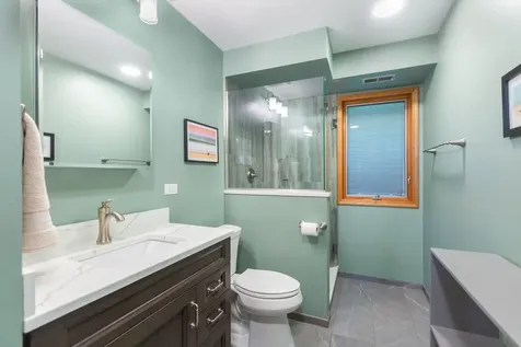 1826 West Catalpa Lane Mount Prospect IL 60056