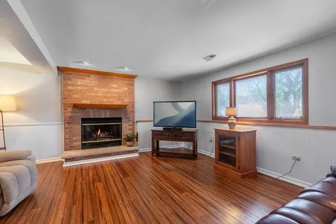 1826 West Catalpa Lane Mount Prospect IL 60056