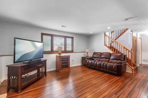 1826 West Catalpa Lane Mount Prospect IL 60056