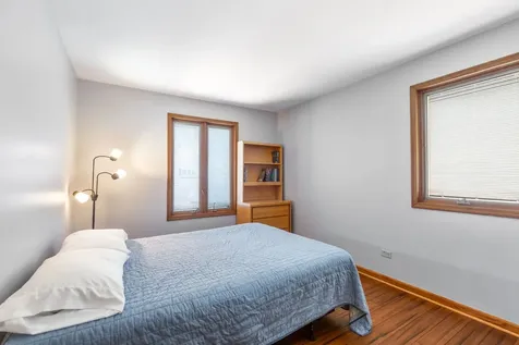1826 West Catalpa Lane Mount Prospect IL 60056