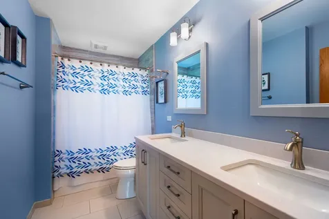 1826 West Catalpa Lane Mount Prospect IL 60056