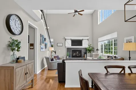 479 Nuthatch Way Lindenhurst IL 60046