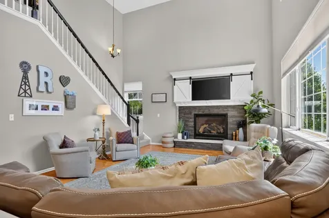 479 Nuthatch Way Lindenhurst IL 60046