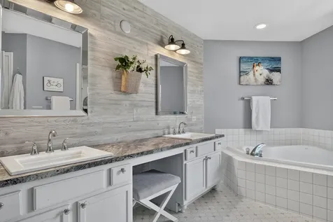 479 Nuthatch Way Lindenhurst IL 60046