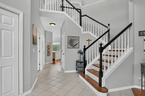 479 Nuthatch Way Lindenhurst IL 60046