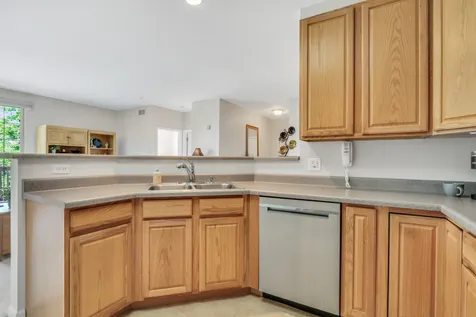 34451 North Old Walnut Circle Gurnee IL 60031