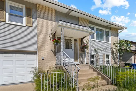 1418 South Hickory Drive Mount Prospect IL 60056
