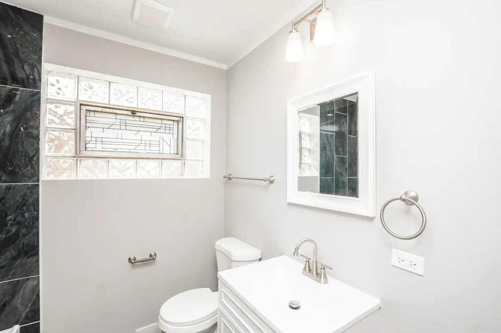 1307 East 88th Street Chicago IL 60619