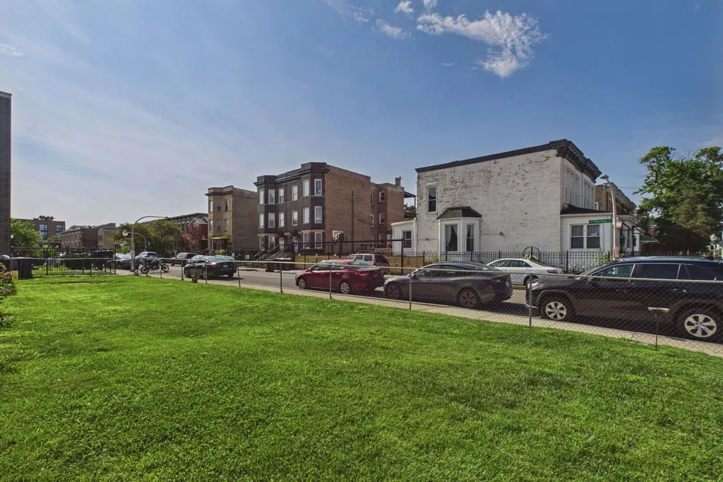 625 South Campbell Avenue Chicago IL 60612