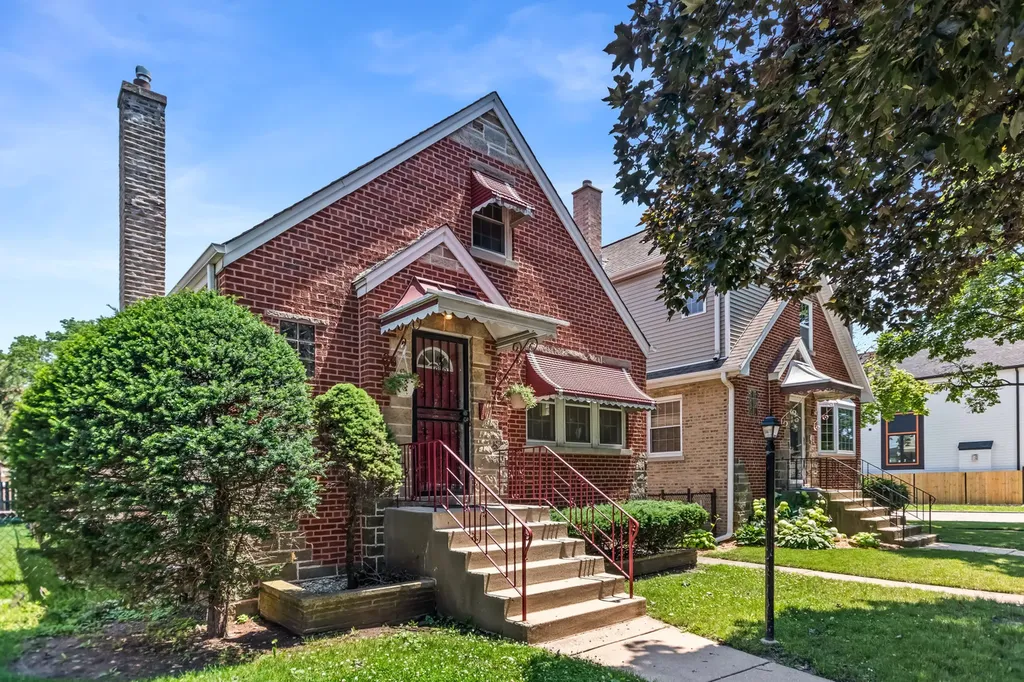 5405 North Melvina Avenue Chicago IL 60630