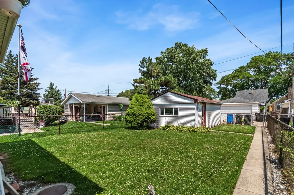 5405 North Melvina Avenue Chicago IL 60630