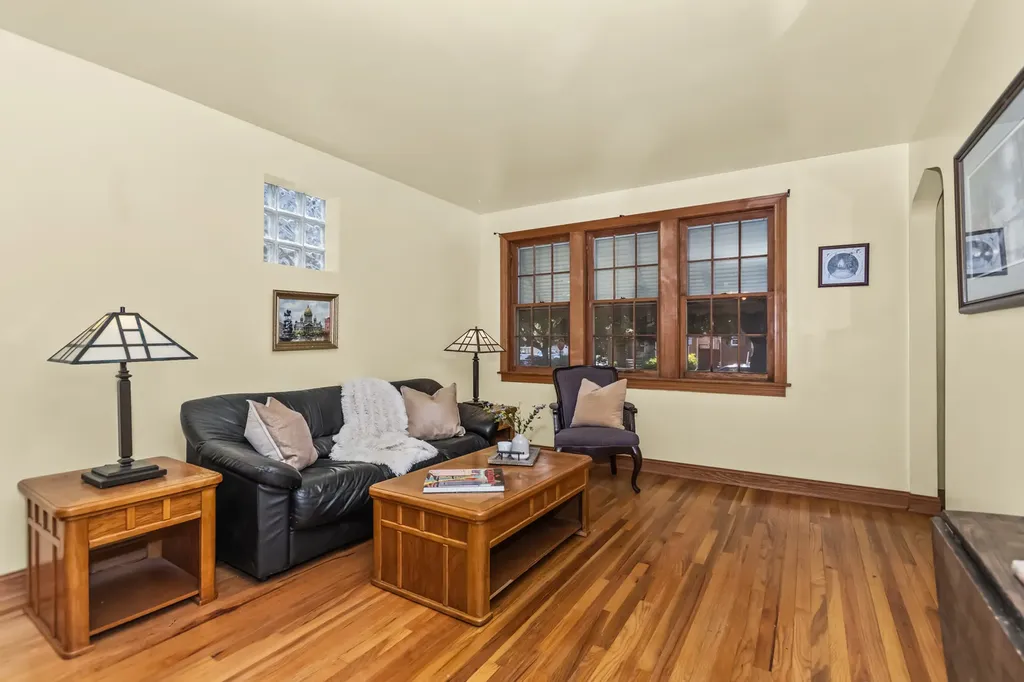 5405 North Melvina Avenue Chicago IL 60630