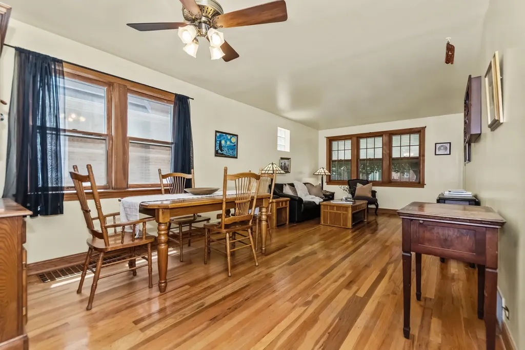 5405 North Melvina Avenue Chicago IL 60630